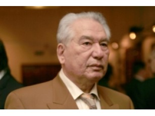 Помер Чингіз Айтматов
