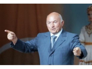Лужков жадає розірвати договір про дружбу 