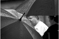 Волога і похмура погода може викликати головні болі