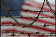 Американцям заборонять купувати державні прапори зроблені за кордоном 