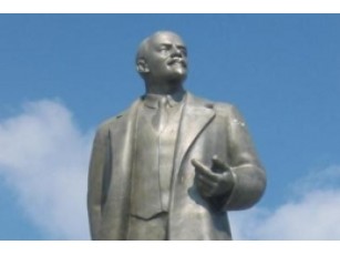 На Луганщині підірвали Леніна 