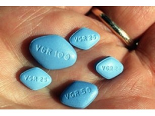 Pfizer роздаватиме ліки безкоштовно