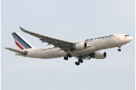 Літак компанії Air France обіцяли підірвати 