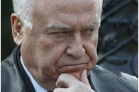 Ющенко нагородив звільненого Черномирдіна 
