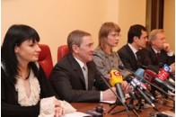 Черновецький розпродає Київ. На черзі Будинок вчителя, театри, лікарні і багато чого ще