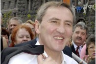 Мер-садівник сьогодні висадить іменні дерева. Здогадалися про кого це? 