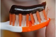 Відбілюючі зубні пасти можуть нанести шкоду здоров\'ю людини