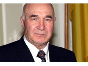 Янукович залишить голову НБУ 