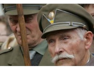 Ні російській мові, вигнати ЧФ Росії, й нарешті, звільнити Табачника, - вимоги пікетувальників
