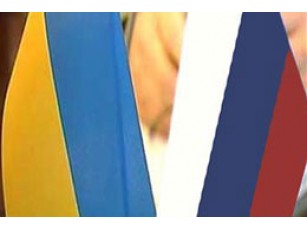 Азаров вилетів до Москви вирішувати економічні питання 