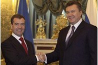 Янукович зустрівся з Медведєвим