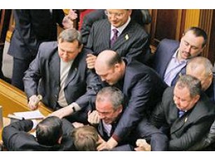 Партія регіонів задіяла позапарламентські сили, а точніше бойовиків, стверджують у НУ-НС