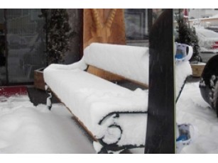 Півметровим шаром сніга завалило штати Нью-Йорк та Вермонт