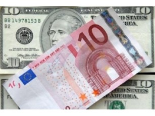 Євро в Україні перевалило за 10