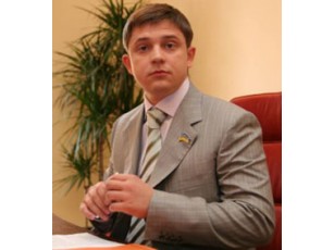Довгий не збирається йти у відставку