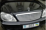 Влада знову пересідає на дорогі авто