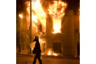 В Афінах спалили податкову інспекцію