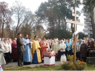 У Луцьку заклали перший камінь нового Храму