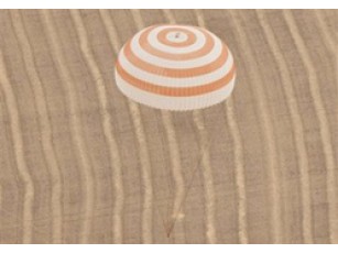 Екіпаж Союзу приземлився в казахстанському степу