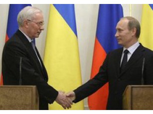 Азаров обіцяє Путіну накрити стіл після перегляду газових контрактів