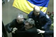 Депутати побилися на виборах (відео)