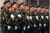 Франція вдягла і взула українських військових
