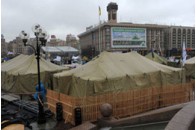 Янукович випив чаю на Майдані з підприємцями