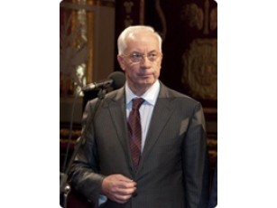 Азарова обсвистали на концерті оперної співачки
