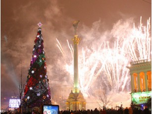 Ялинку в центрі Києва запалять 17 грудня