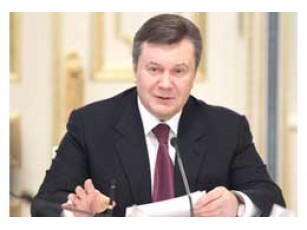  Януковичу прооперували коліно 