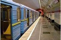 На станції метро «Лісова» загинула жінка