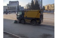 Луцьк прибирають зі шкодою для здоров’я громадян