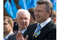 Януковичу радять звільнити Азарова, щоб врятувати рейтинг 