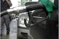 У світі рекордно дорожчає бензин 