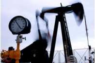 Ціни на нафту у США впали нижче 100 доларів за барель
