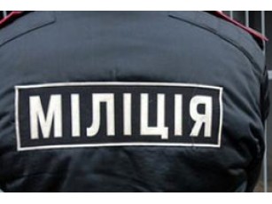 Чоловік вирішив похуліганити і пошкодив автомобіль 