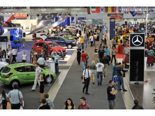 В Києві відкрився автосалон SIA 2011