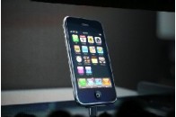 В Японії iPhone тепер можна «тримати за руку»