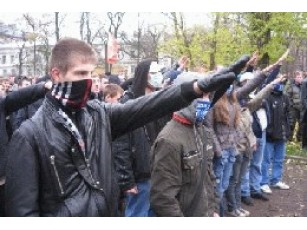 Російські журналісти причислили українських футбольних фанів до фашистів