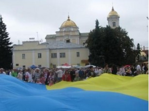 Сьогодні в Луцьку святкують День Прапора