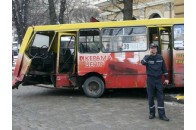 У Львові перекинулася маршрутка: госпіталізовано 12 людей