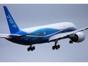 Перший Boeing 787 вирушає в рейс