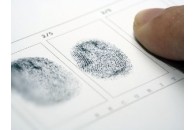Для в’їзду в Естонію туристам доведеться здати відбитки пальців