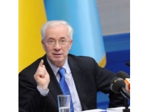 Азаров пообіцяв, що тарифи на газ підвищувати не буде, хоч це й остання вимога МВФ