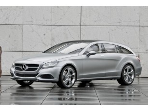 Mercedes випустив на дорогу універсальний CLS