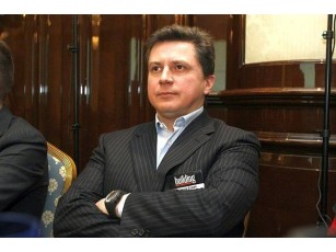 Син Азарова іде у політику?