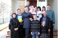 Президент хоче, щоб бізнесмени забезпечили сиріт житлом