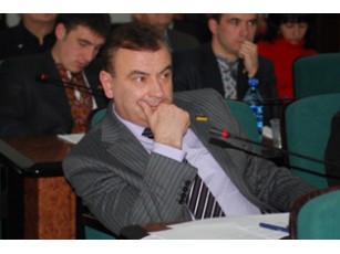 Іван Смоленг До Юрія Корольчука відношусь з дуже великою повагою