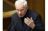 Азаров: або пенсії не платити, або пільги скоротити