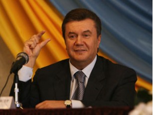 Янукович пообіцяв у 2012 році зростання стипендій та економіки